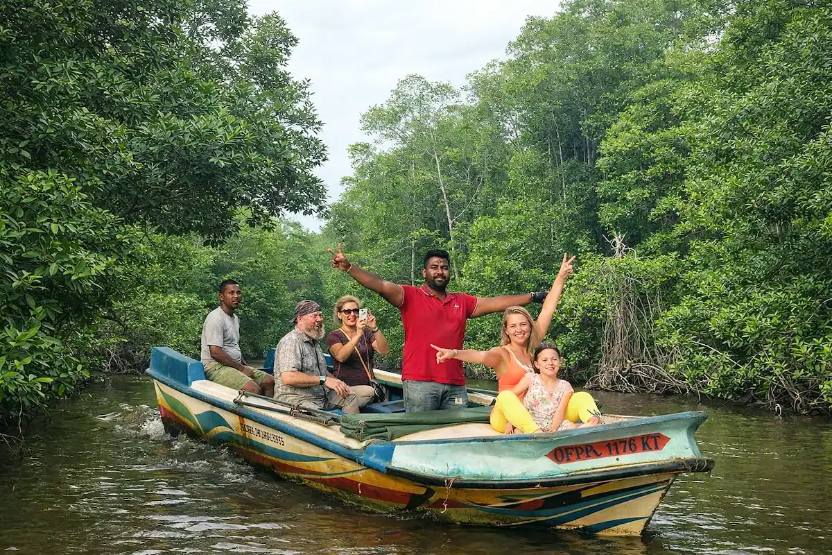 сафари по реке маду